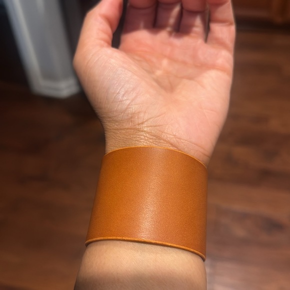 Vegan Tan Handmade Leather Bracelet with Gold Hardware - Picture 2 of 8